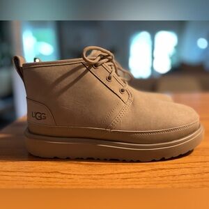 Brand new UGG Neumel chukka boot for women